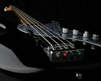 Variax Bass 700